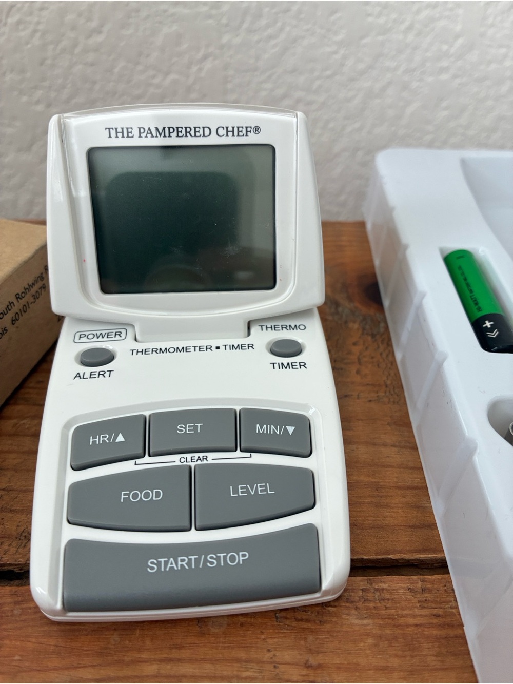 The Pampered Chef 2243 Digital Thermometer New In Box - Picture 3 of 5